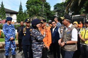 Komandan Beserta Prajurit Lanal Bandung Ikuti Apel Kesiapsiagaan Bencana Pada Masa Pemilu 2024