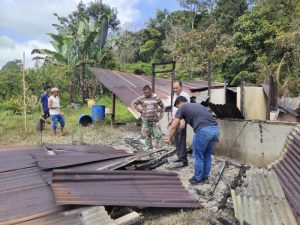 Satu Unit Rumah Semi Permanen Hangus Terbakar Di Kec.Pintu Pohan Meranti Kab.Toba