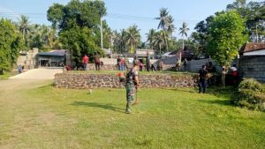 Puluhan Prajurit Dan Warga “Saling Tebas” Di Lapangan Ulakan