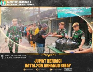 Prajurit Rangkok Batalyon Arhanud 6/BAY Giat  Bakti Sosial Bertajuk Jumat Berkah Bagikan Makanan Kepada Masyarakat