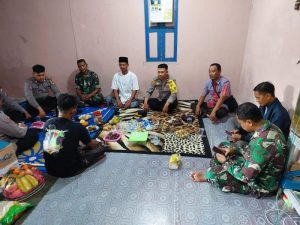 Polres Lamongan Takziah Ke Rumah Duka Petugas KPPS Yang Meninggal Dunia