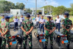 Komandan Lanal Sabang Serahkan 8 Sepeda Motor Trail KLX Dari Kemhan Untuk Operasional Babinpotmar