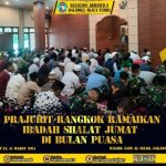 Prajurit Batalyon Arhanud 6/BAY Melaksanakan Ibadah Shalat Jumat Berjaamaah di Bulan Suci Ramadhan Bersama Warga Sekitar