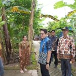 Ganasnya Air Bengawan Solo Meluap Gerus Rumah Warga, PJ Bupati Bojonegoro Sidak Lokasi Banjir