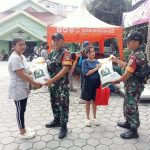 Babinsa Koramil 02/Sawah Besar Monitoring Penyaluran Bantuan Beras Bulog
