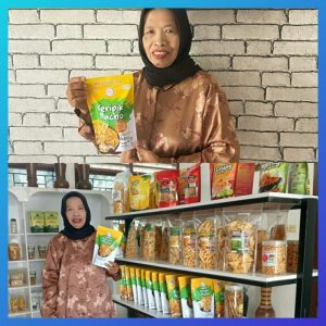Berkat Bimbingan Rumah BUMN Baturaja, Multiana Tumini “Keripik Macho” Sukses Kembangkan Bisnisnya