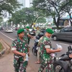 Tebarkan Kebahagiaan, Korem 052/Wkr, terus Berbagi Takjil Gratis