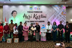Komandan Lanal Bandung Hadiri Puncak Peringatan Hari Kartini 2024 Tingkat Kota Bandung