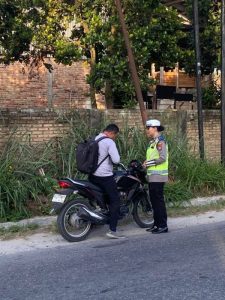Gatur Lalu Lintas Dan Strong Point di Pagi Hari Oleh Satlantas Polres Toba