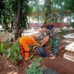 Karya Bakti Bersihkan Makam dan Masjid Pangeran Jayakarta Oleh Koramil Pulogadung