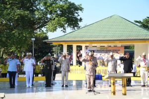 Kenang Jasa Pahlawan, Danlanal Banjarmasin Beserta Forkopimda Kalsel Ziarah di TMP Hassan Basry