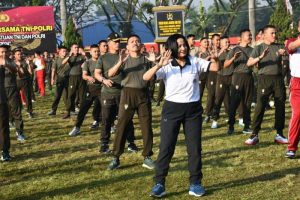 Komandan Beserta Prajurit Lanal Bandung Ikuti Apel Gabungan dan Olahraga Bersama TNI-POLRI Sewilayah Kogartap II/Bandung