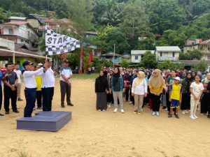 Dalam Rangka Hari Jadi Ke-16 Tahun Kab. Kepulauan Anambas, Danlanal Tarempa Ikuti Senam Bersama dan Jalan Santai