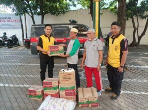 Giat Bersih-Bersih Masjid, Ketua DKM Apresiasi Jajaran Polsek Cengkareng