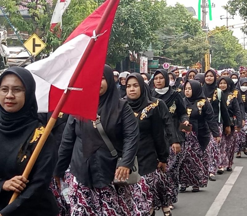 Terima SK PPPK, Ratusan Guru di Kembangbahu Lamongan ‘ Long Walk’ Jalan Kaki Puluhan Kilometer
