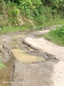Kecamatan Habinsaran Kab.Toba Butuh Perbaikan Jalan Untuk Kesejahteraan Masyarakat