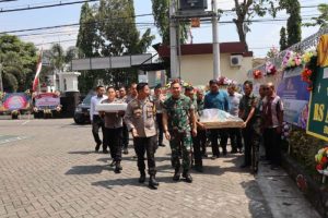 Hari Bhakti Adhyaksa ke 64, Kapolres beserta Dandim Bojonegoro Beri Kejutan Kajari Bojonegoro