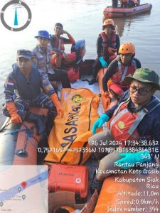 Tim SAR Gabungan TNI AL Berhasil Temukan Jenazah Penyelam di Perairan Siak Riau