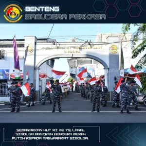 Menyongsong HUT Kemerdekaan RI  Ke-79 Tahun 2024 Lanal Sibolga Bagikan Bendera Merah Putih Kepada Masyarakat Sibolga