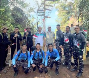 Prajurit Lanal Bintan Ikuti Treking Dan Hiking Di Gunung Bintan