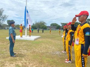 Pasukan Pengibar Bendera Pusaka Bintan Tetap Semangat Biarpun Diguyur Hujan