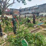 Ciptakan Lingkungan Bersih, Koramil Jatinegara Giat Karya Bakti Bersihkan TPU