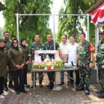 Pangdam Jaya di Dampingi Dandim 0501/JP, Potong Tumpeng Merayakan HUT RI Ke-79 di Posko Kodim 0501/JP