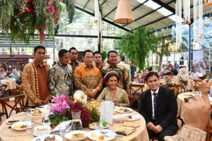 Komandan Lanal Bandung Dampingi Kasal Dalam Rangka Menghadiri Pernikahan Putri Ibu Susi Pudjiastuti