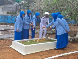 Dalam Rangka HUT Jalasenastri ke -78 Tahun 2024, Jalasenastri Lanal Bintan Laksanakan Tabur Bunga