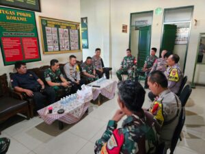 Jalin Sinergitas, Danramil 02/Pondok Gede Terima Kunjungan Kapolsek Baru Jatisampurna