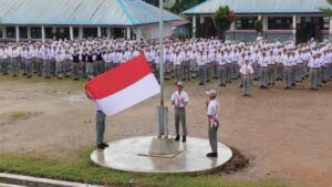 Aiptu Hendri Naibaho Berikan Edukasi Pencegahan Tindak Pidana Bullying dan Kekerasan Seksual Kepada SMAN 1 Silaen