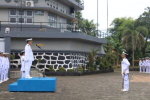 Jalesveva Jayamahe ! Rumkital Dr. Midiyato Suratani Gelar Upacara Peringatan HUT Ke-79 TNI AL