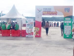 Antusias Masyarakat Saksikan Hari Kedua Cabor Ski Air PON XXI/2024 Aceh-Sumatera Utara di Kab.Toba
