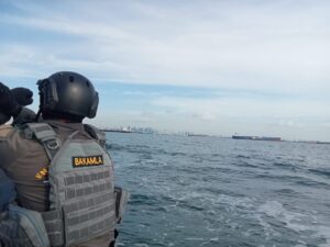 Bakamla RI Usir 5 Kapal Ikan Tiongkok yang Labuh Jangkar di Perairan Batam