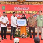 Wujud Peduli Pemkab Sumenep, Ratusan Abang Becak Terima Bantuan Jaminan Perlindungan Sosial