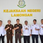 Komitmen Perkuat Sinergitas, Heri Sulistyo Kalapas Lamongan Kunjungi Kejaksaan Negeri Lamongan