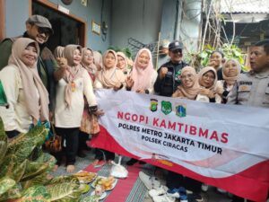 Lewat Ngopi Kamtibmas, Polsek Ciracas Ingatkan Pentingnya Peran Warga dalam Menjaga Kamtibmas menjelang Pilkada