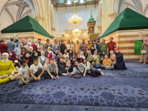 Puluhan Jamaah Satriani Wisata Merayakan Maulid Nabi di Masjidil Aqsho Menjadi Pengalaman Spiritual Tak Terlupakan
