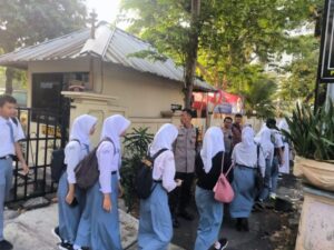 Polsek Kemayoran Melaksanakan Kegiatan Goes To School