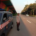 Unit Samapta Polsek Kemayoran Melaksanakan Pengaturan Lalu Lintas Pagi Hari