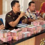 Uang Sisa Lebihan Rp 1,7 milyar Program PTSL 12 Desa di Kecamatan Modo, Dikembalikan ke Kejari Lamongan