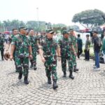 Pangdam Jaya Meninjau Gelaran Pesta Rakyat dalam rangka HUT Ke-79 TNI