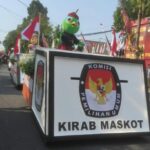 KPU Kota Kediri Mengadakan Kirab Maskot Pilkada Si Tatag dan Si Jalih