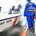 Bakamla RI bersama Tim SAR Gabungan Berhasil Temukan Korban KM Karya Sempurna 7 di Perairan Kubu Raya