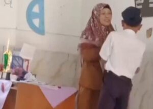 Viral !!! Oknum Guru SMP Kembangbahu Lamongan Diduga Aniaya Siswanya