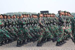Prajurit Batalyon Arhanud 6/BAY Mengikuti Latihan Parade Upacara HUT TNI Ke 79