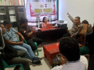 Jumat Curhat: Jalin Komunikasi Dengan Perangkat Kecamatan dan Warga Kabupaten Toba