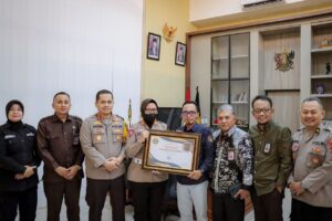 Satlantas Polres Sumenep Raih Penghargaan Kategori Badan Publik Informatif Dari Komisi Informasi