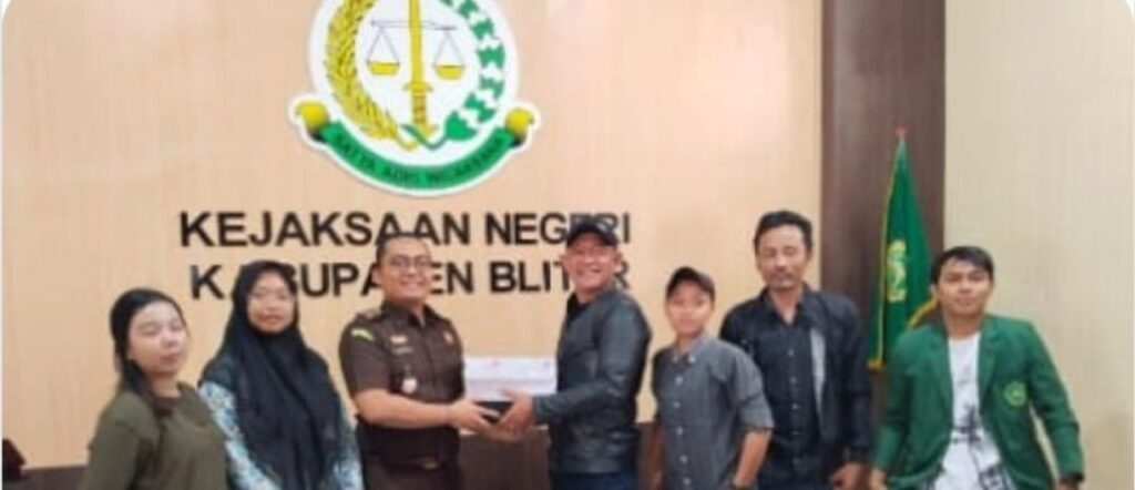 Dugaan Korupsi Dana Hibah Tak Tersentuh Selama 10 Tahun Terakhir, LSM KRPK Serahkan Dokumen ke Kejari Kabupaten Blitar
