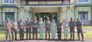 Dandim 1715/Yahukimo Selenggarakan Upacara Kenaikan Pangkat Anggota Kodim 1715/Yahukimo